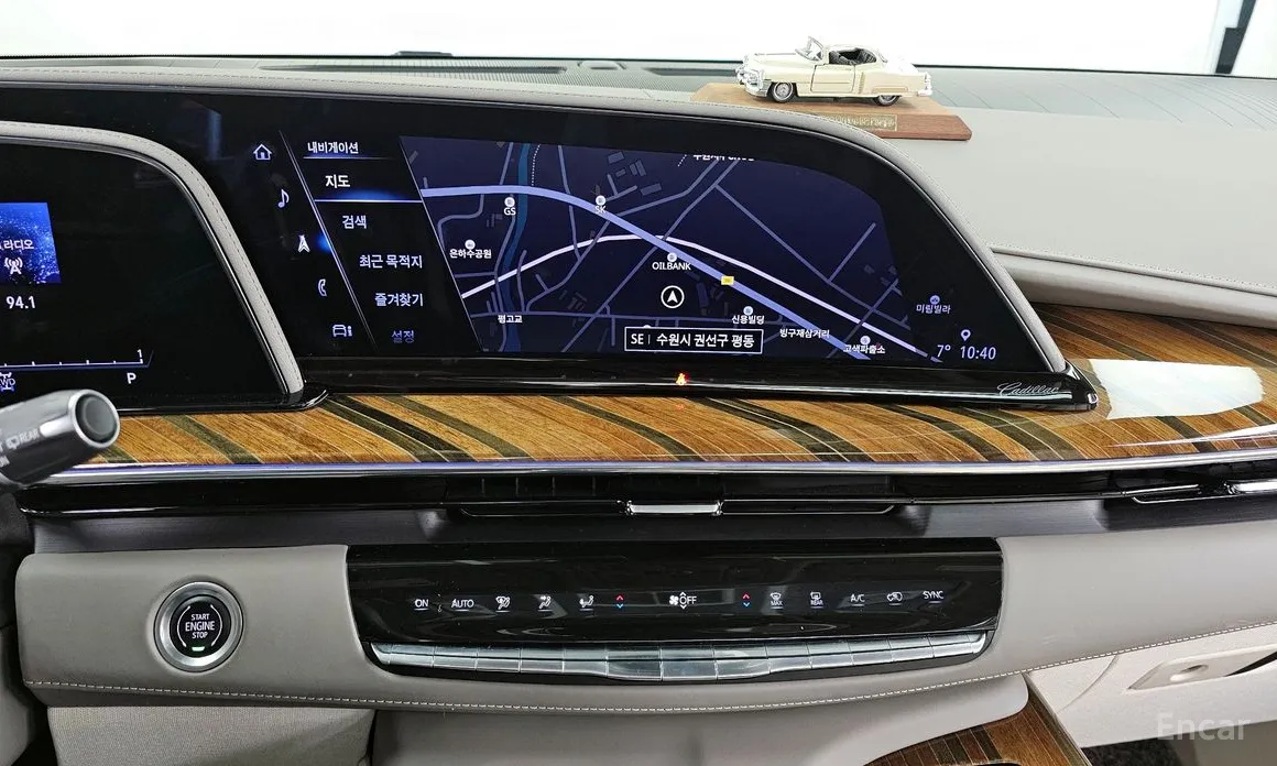 Фото 14 - Cadillac Escalade