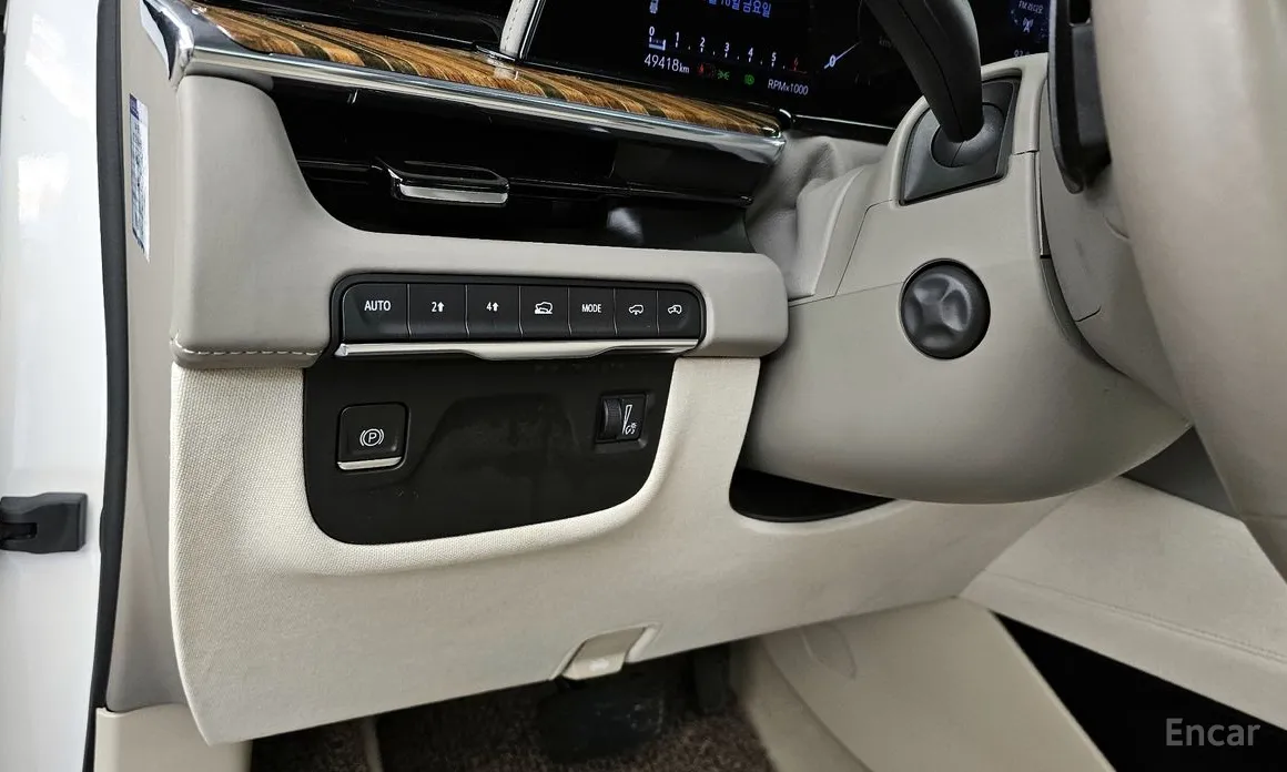 Фото 16 - Cadillac Escalade