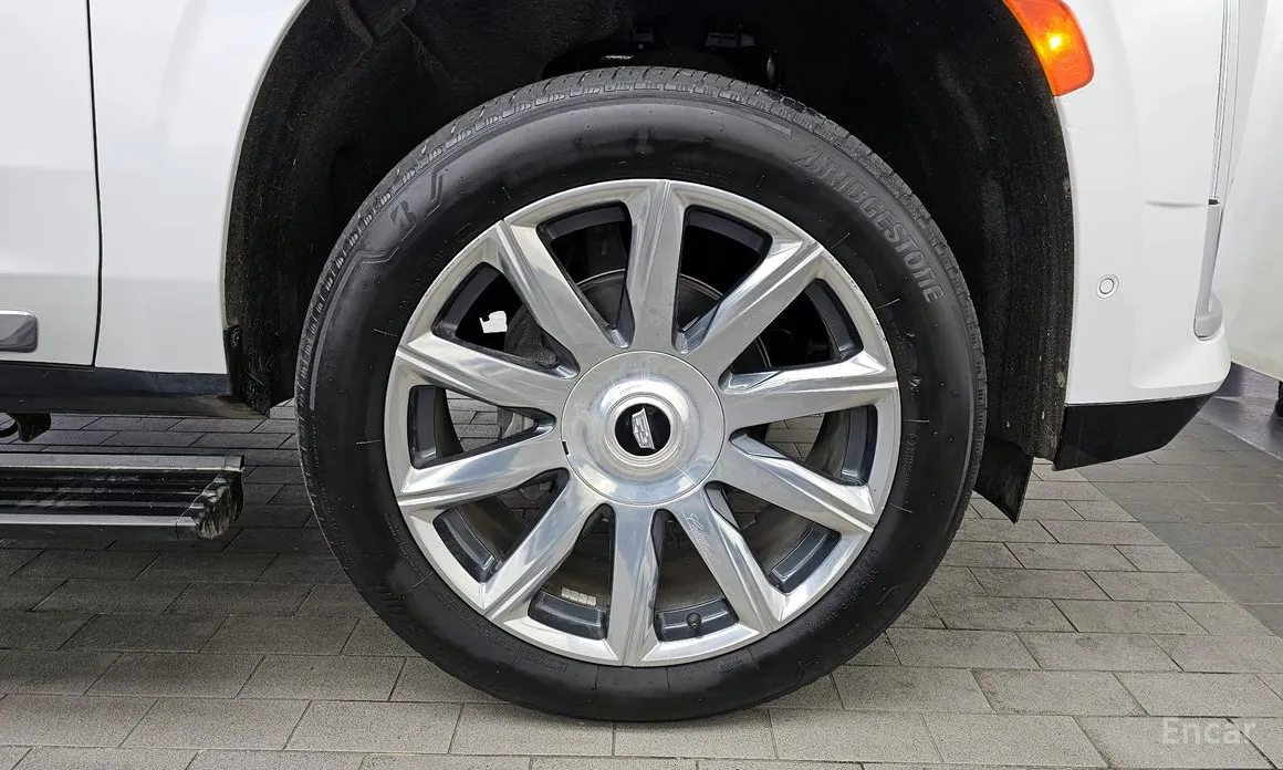 Фото 5 - Cadillac Escalade