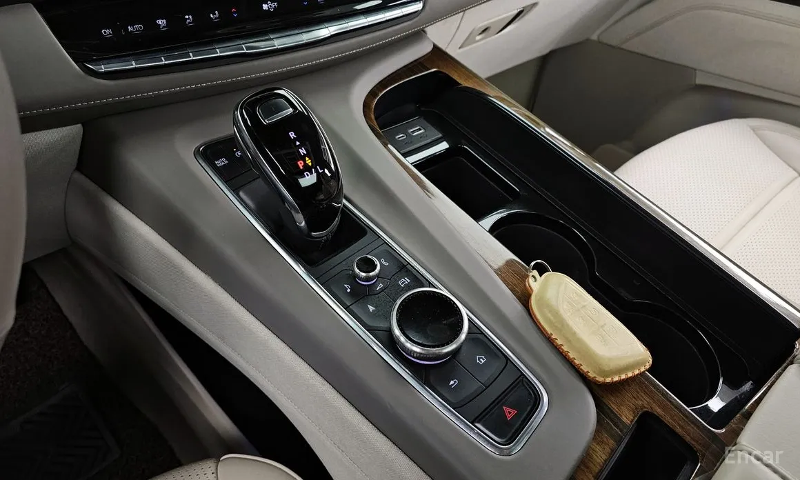 Фото 9 - Cadillac Escalade