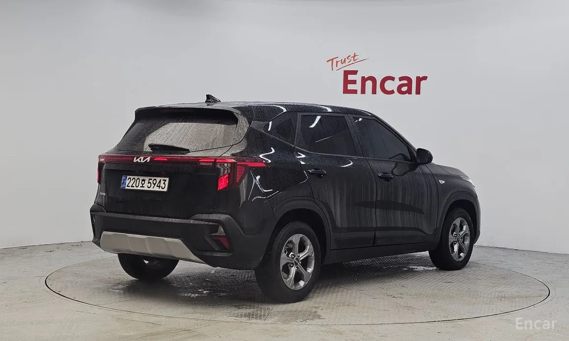 Фото 2 - Kia Seltos