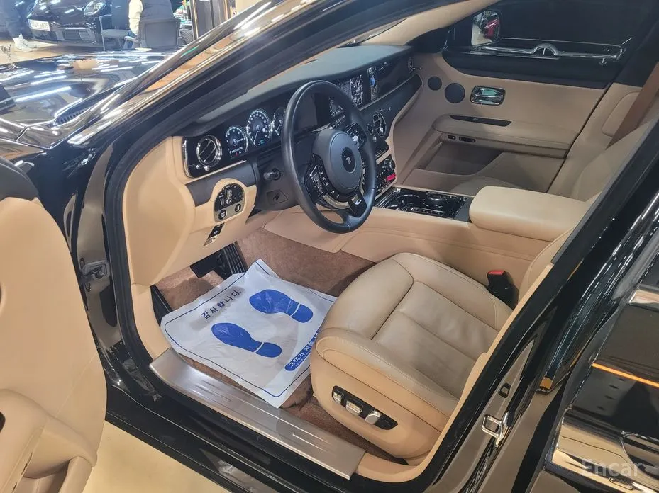 Фото 18 - Rolls-Royce Ghost