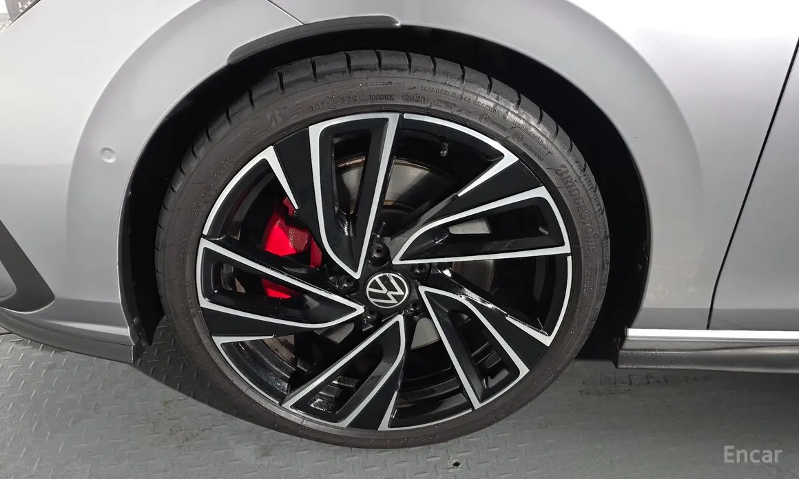 Фото 5 - Volkswagen Golf