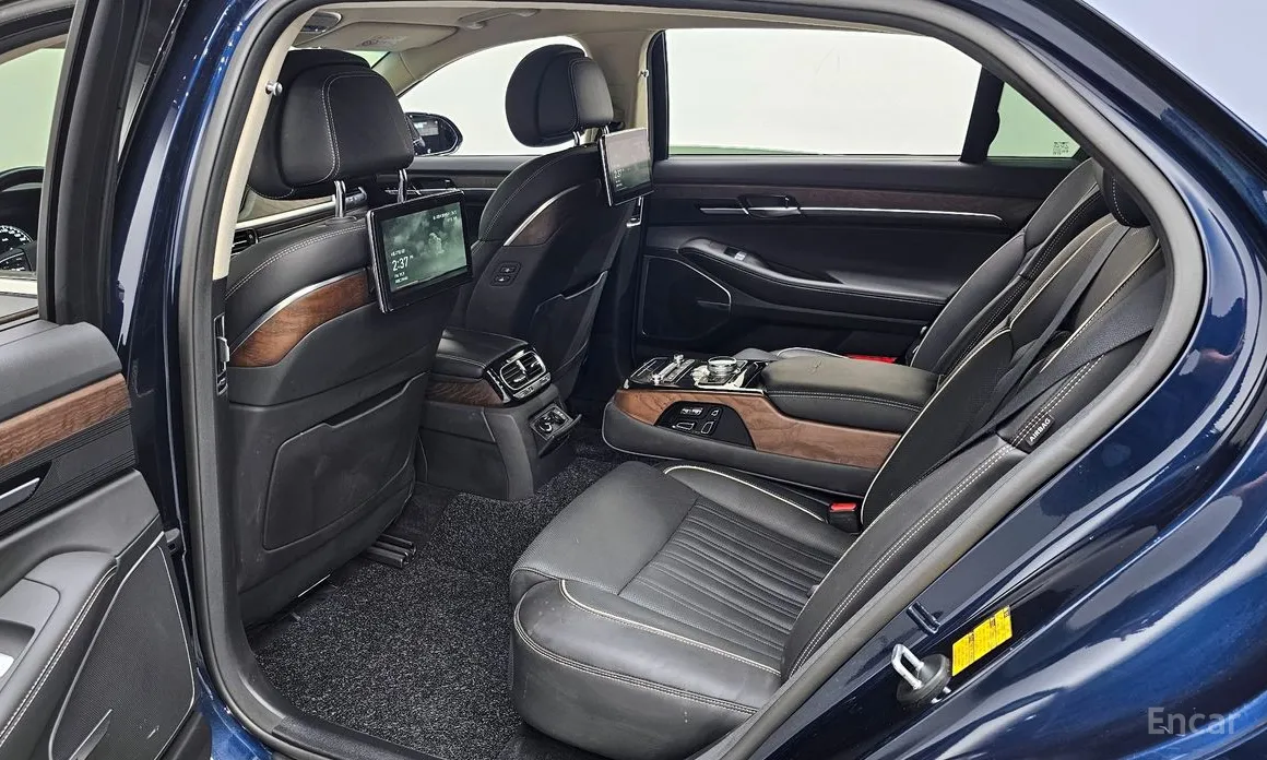 Фото 12 - Genesis G90