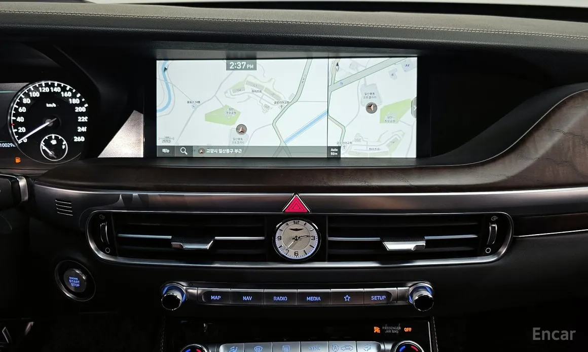 Фото 15 - Genesis G90