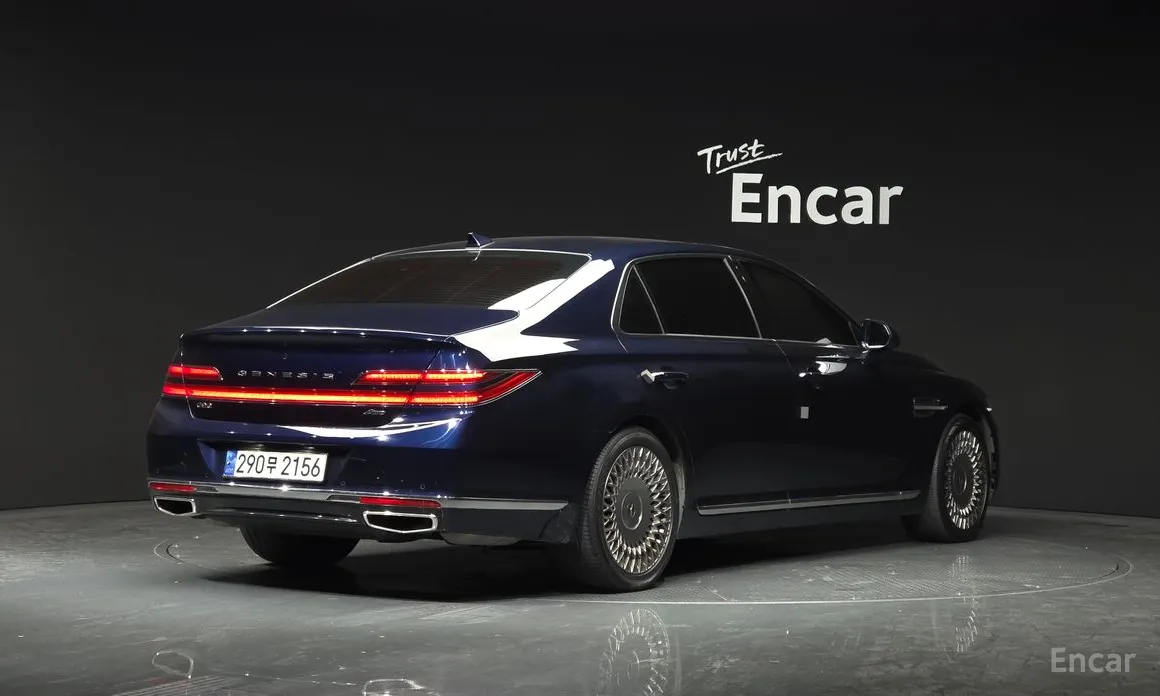 Фото 2 - Genesis G90