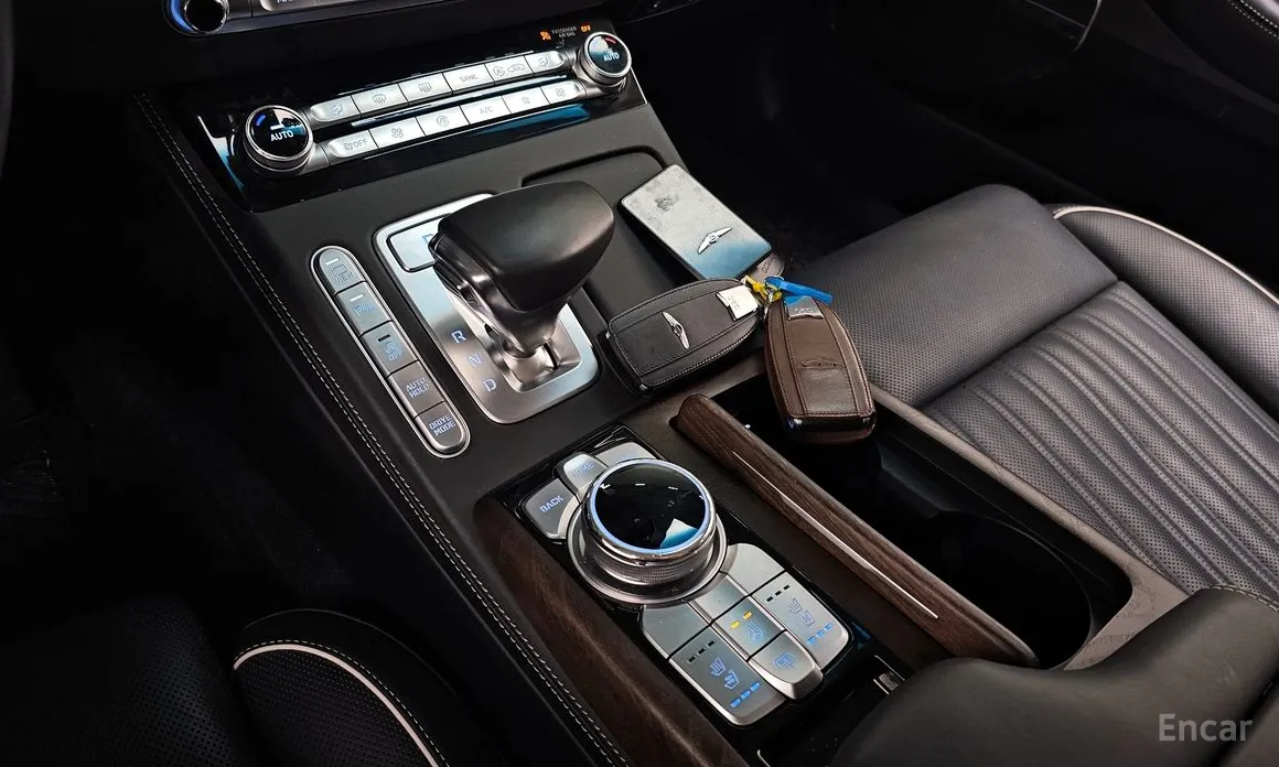 Фото 9 - Genesis G90