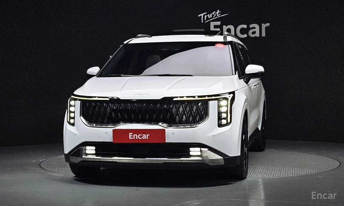 Фото 3 - Kia Carnival