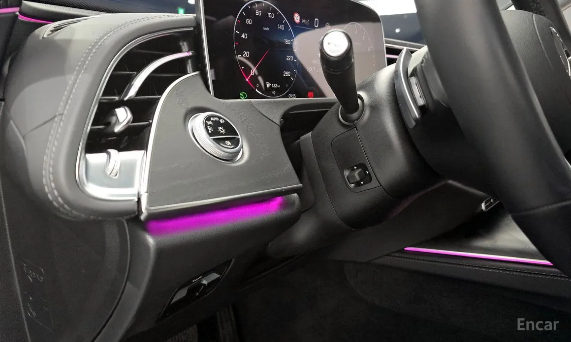 Фото 17 - Mercedes-Benz E-Class