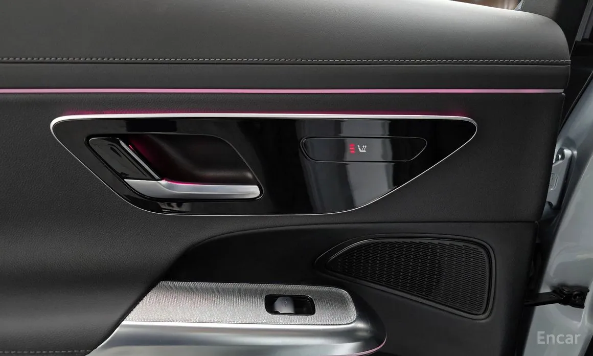 Фото 18 - Mercedes-Benz E-Class