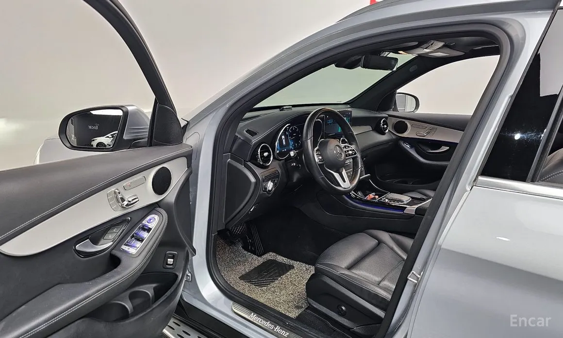 Mercedes-Benz GLC-Class 2016 GLC220 d 4MATIC