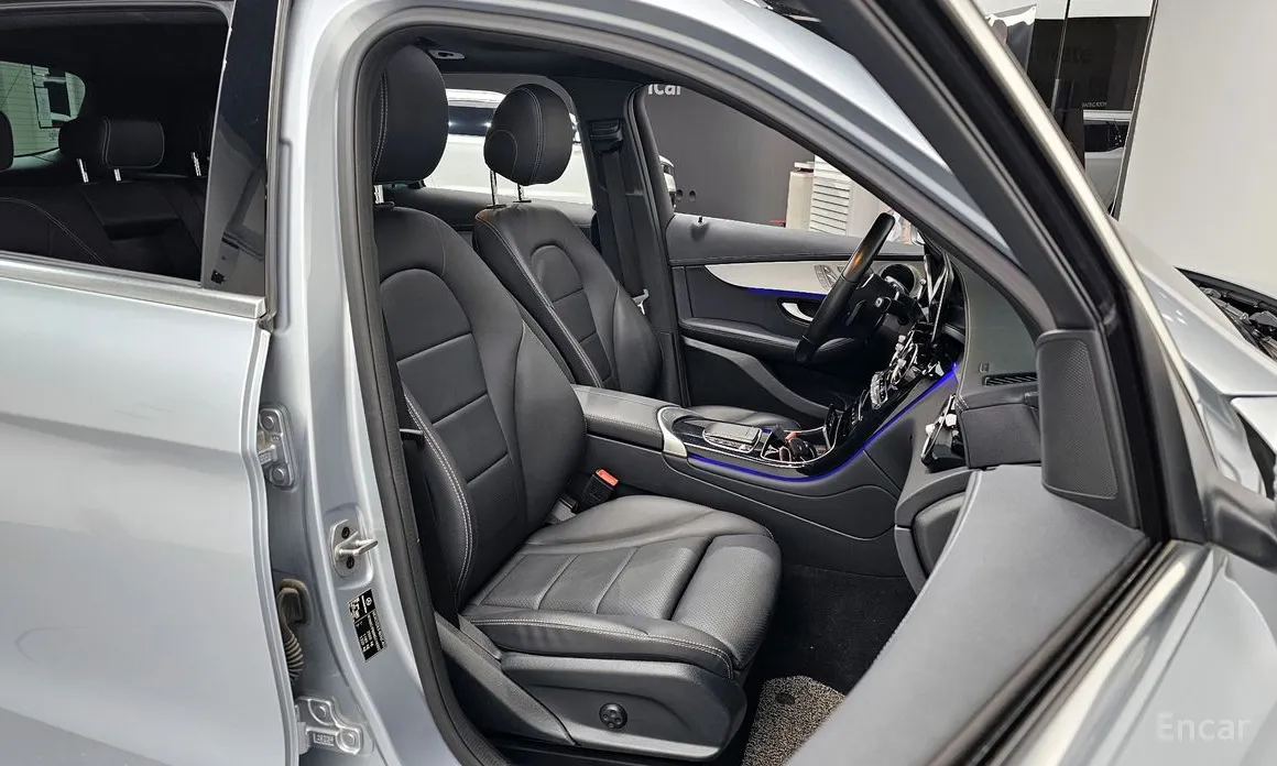 Mercedes-Benz GLC-Class 2016 GLC220 d 4MATIC