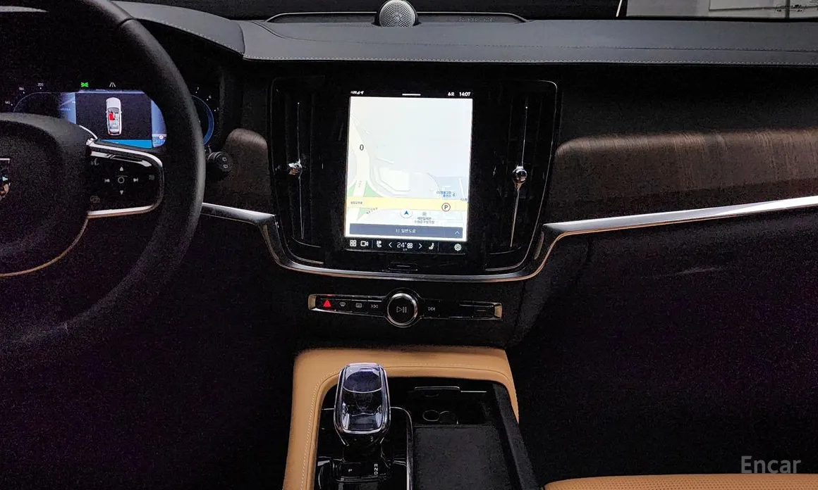 Фото 14 - Volvo V90