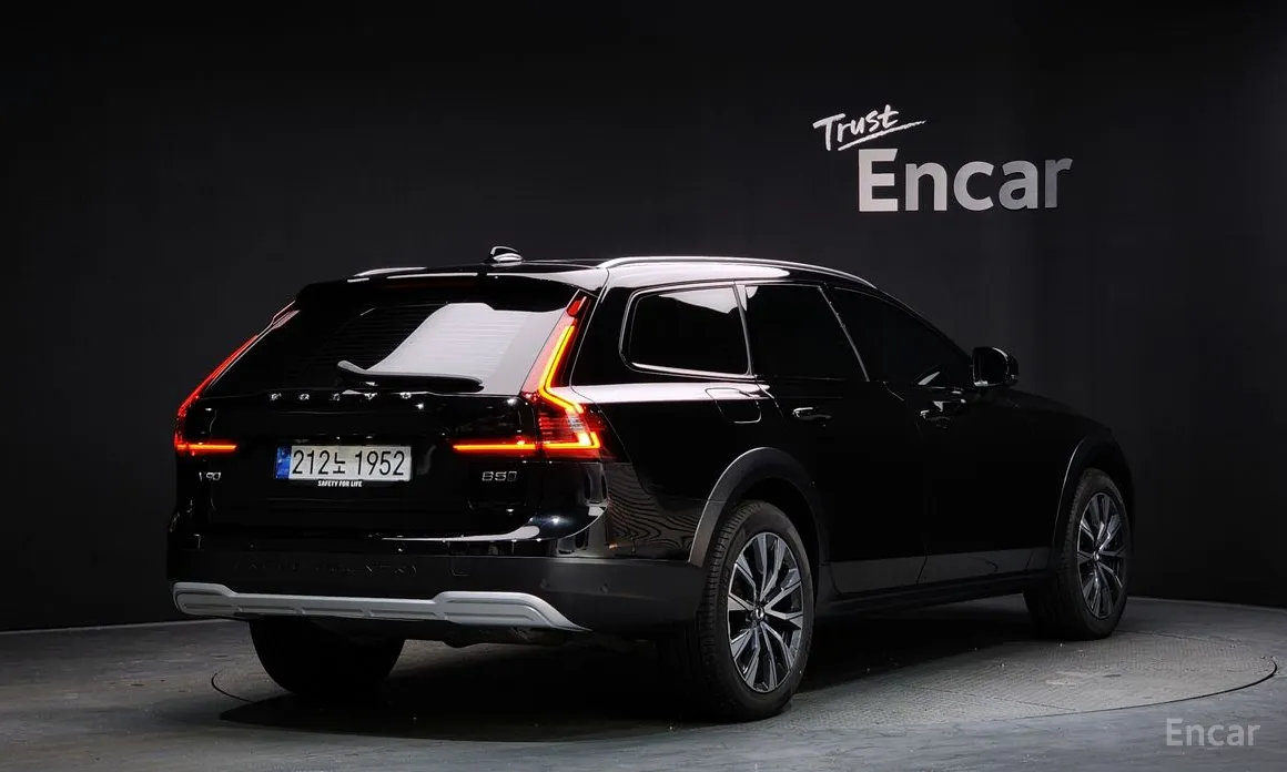 Фото 2 - Volvo V90