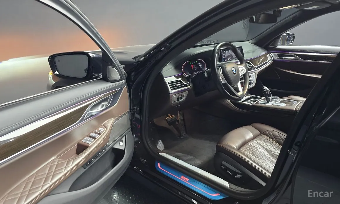 Фото 10 - BMW 7 Series