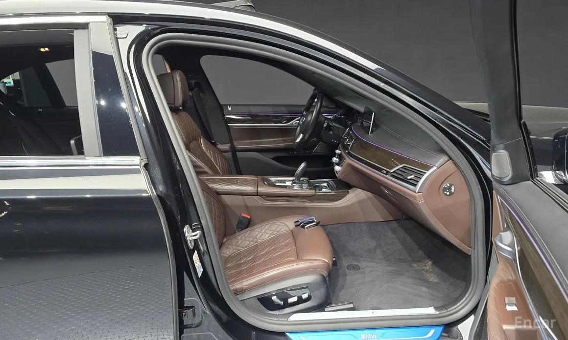 Фото 11 - BMW 7 Series