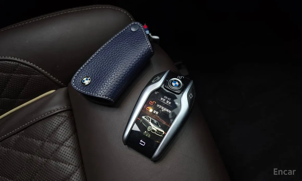 Фото 16 - BMW 7 Series