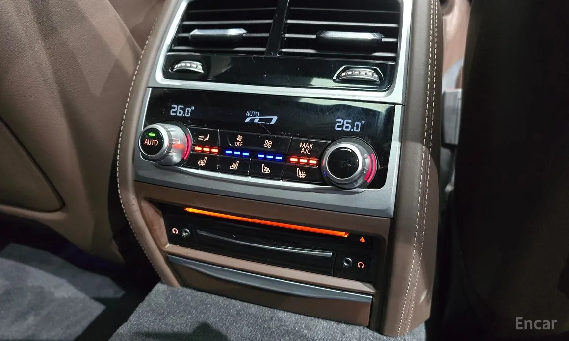 Фото 17 - BMW 7 Series