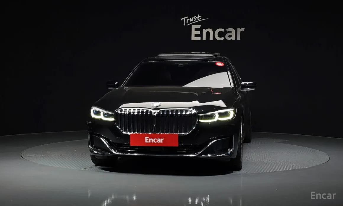 Фото 3 - BMW 7 Series