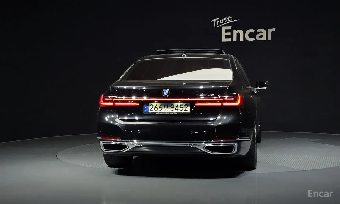 Фото 4 - BMW 7 Series
