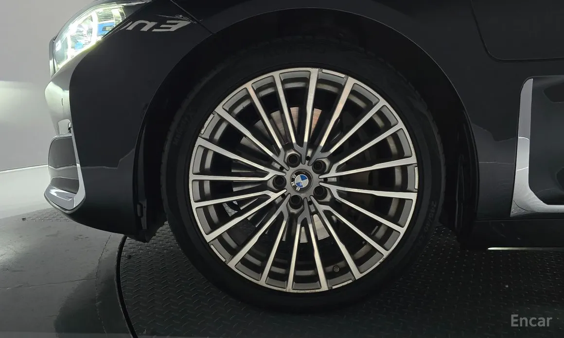 Фото 5 - BMW 7 Series