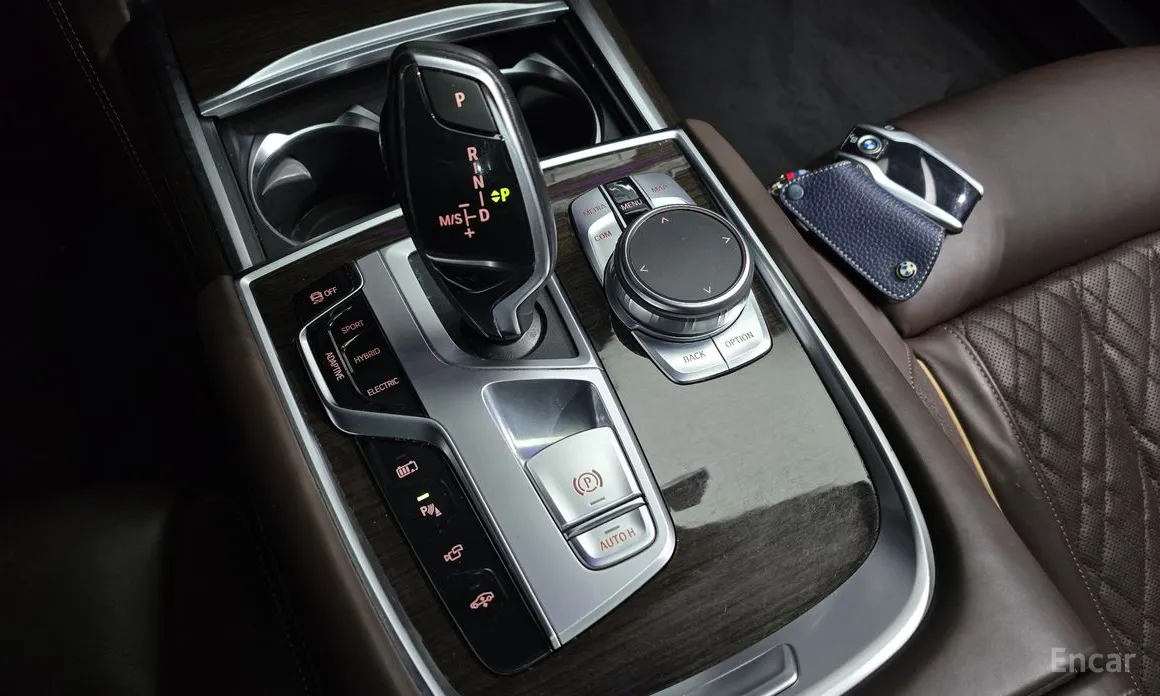 Фото 9 - BMW 7 Series