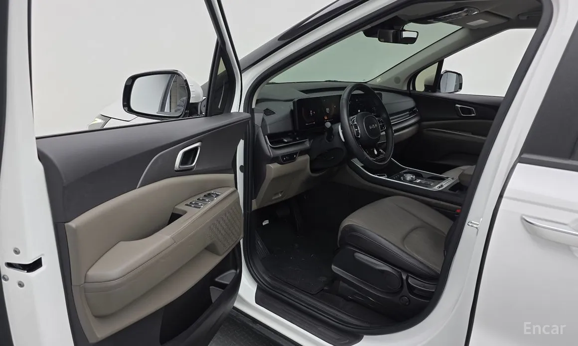 Фото 10 - Kia Carnival