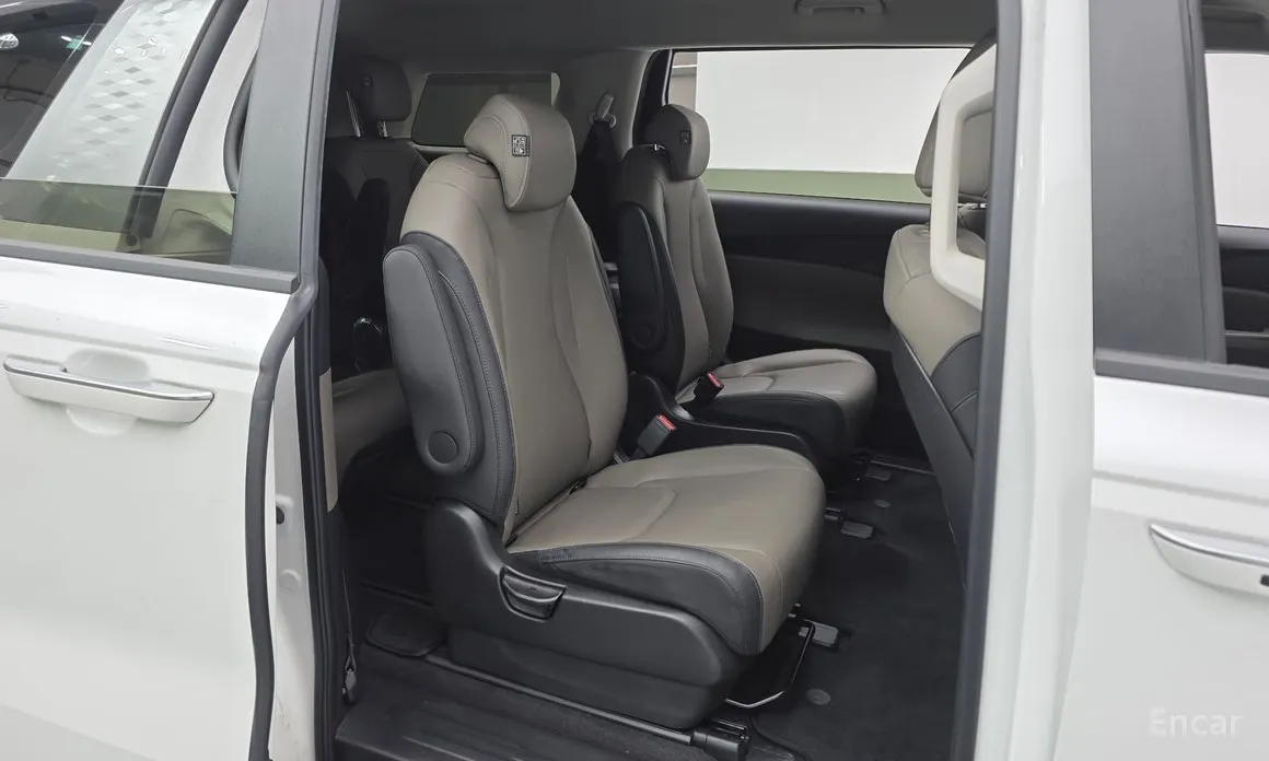 Фото 12 - Kia Carnival