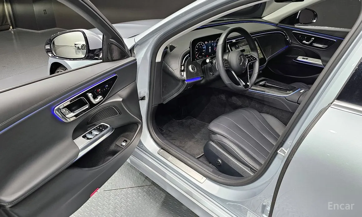 Фото 11 - Mercedes-Benz E-Class