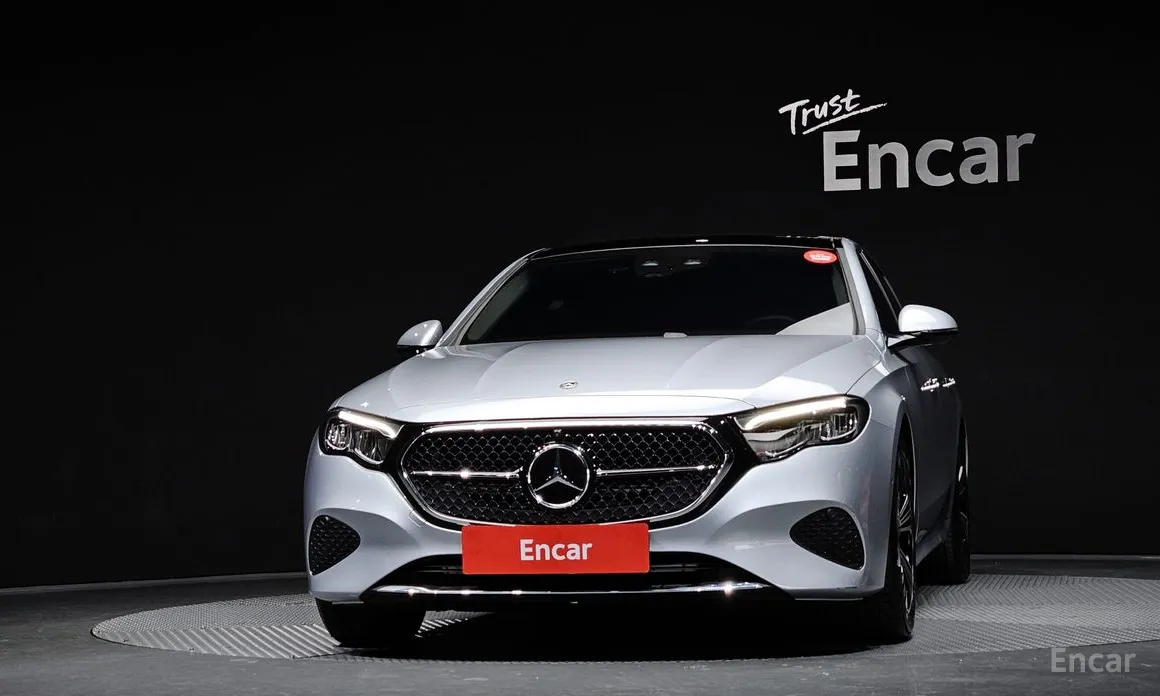 Фото 3 - Mercedes-Benz E-Class