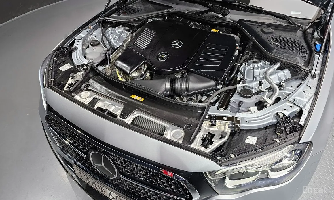 Фото 6 - Mercedes-Benz E-Class