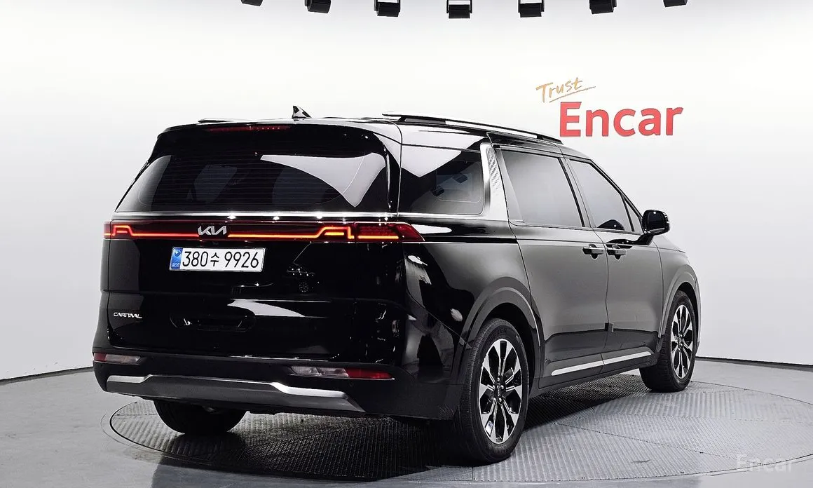 Фото 2 - Kia Carnival