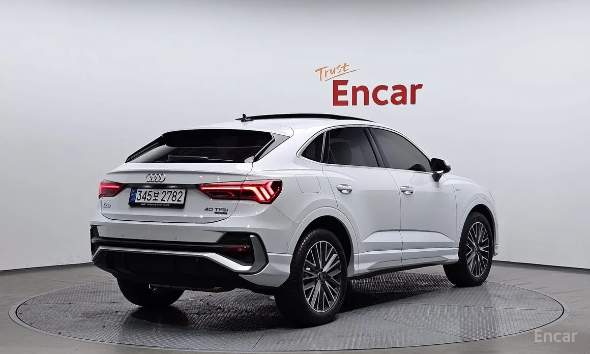 Фото 2 - Audi Q3