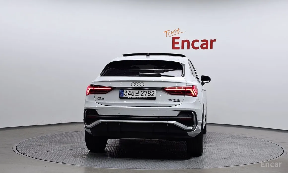 Фото 4 - Audi Q3