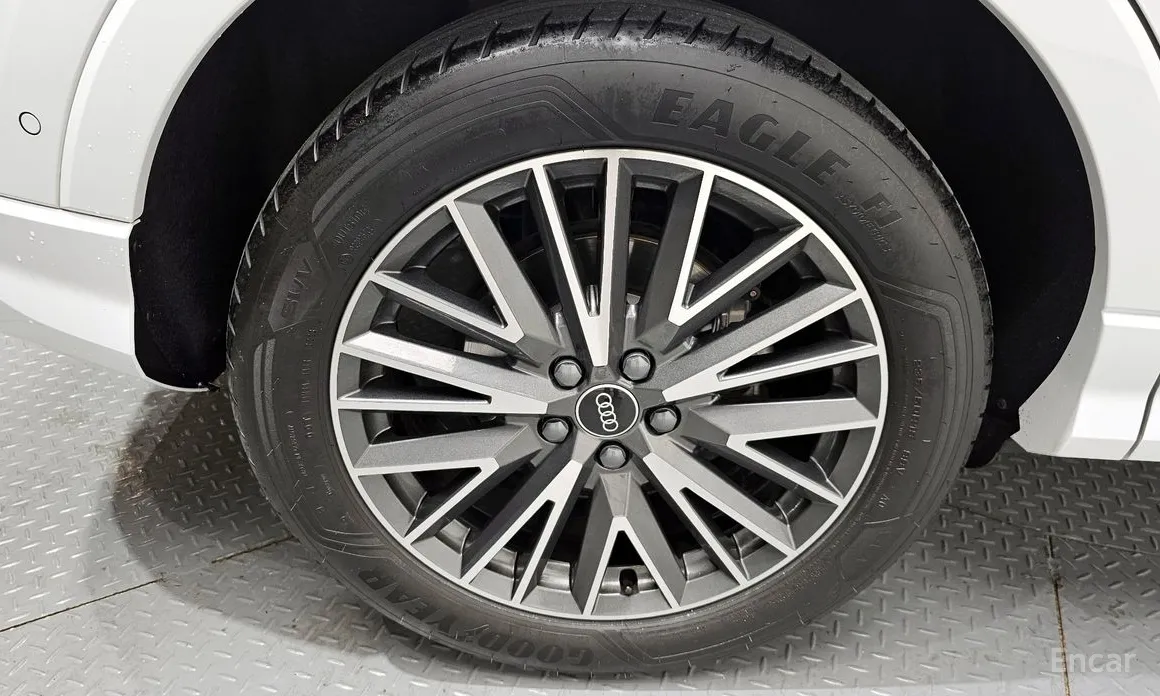 Фото 5 - Audi Q3