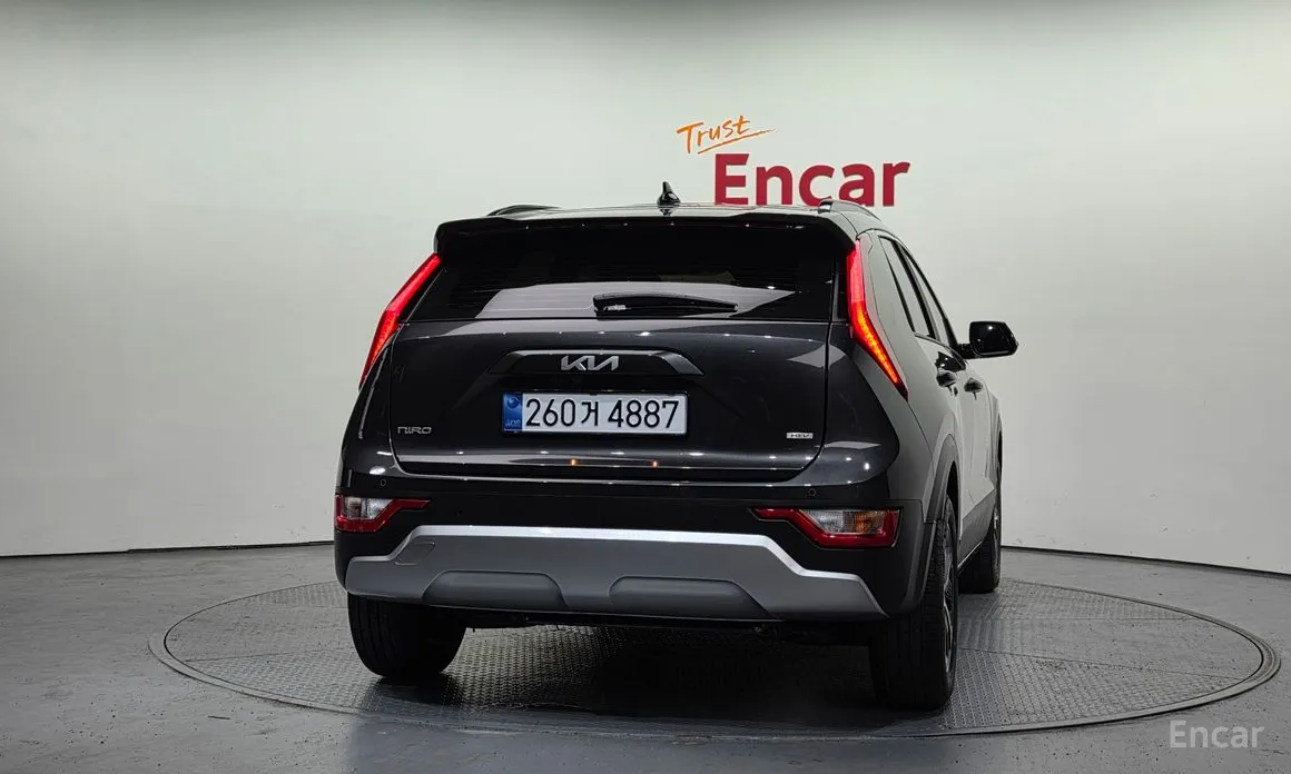 Фото 4 - Kia Niro