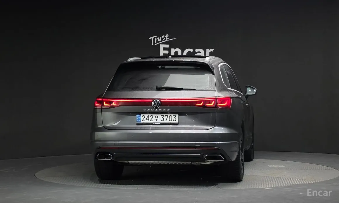 Фото 4 - Volkswagen Touareg