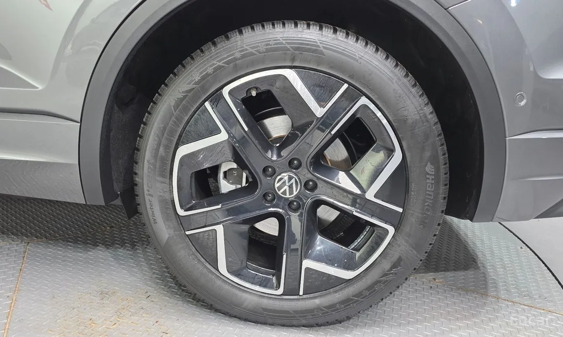 Фото 5 - Volkswagen Touareg