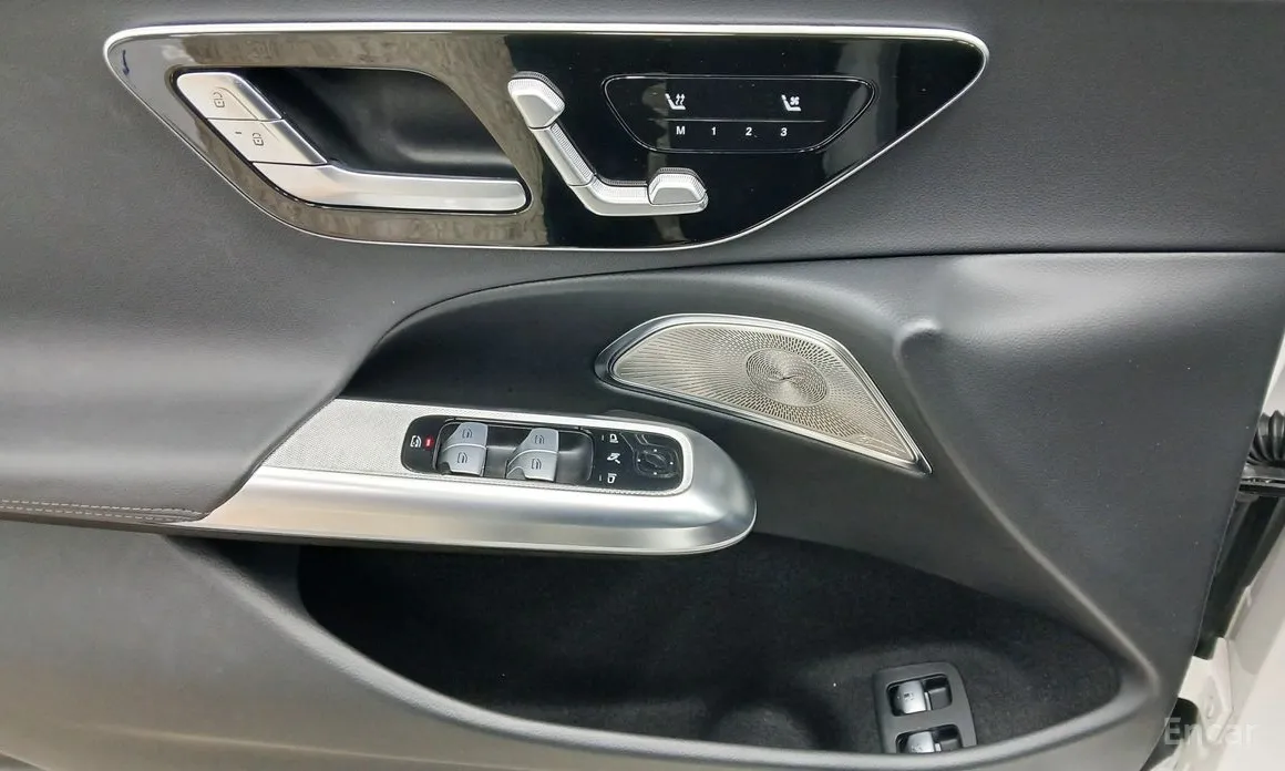 Фото 15 - Mercedes-Benz E-Class