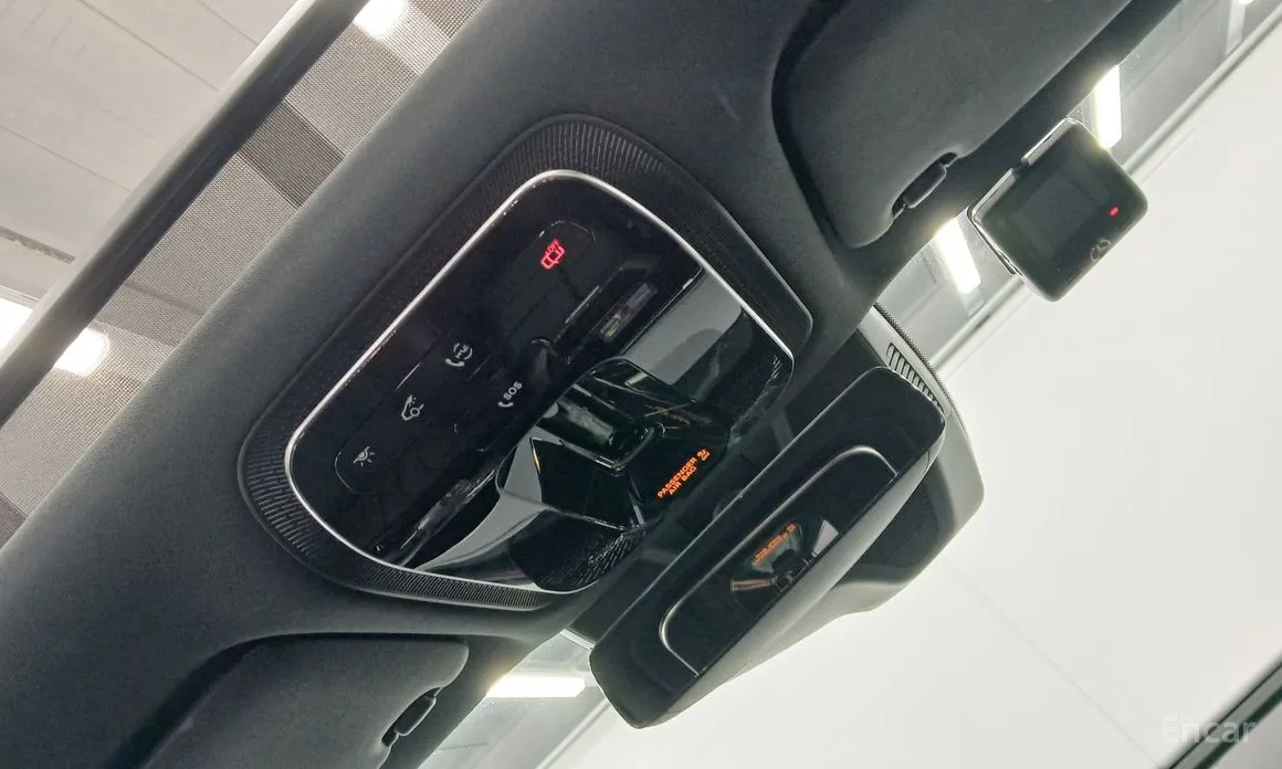 Фото 17 - Mercedes-Benz E-Class