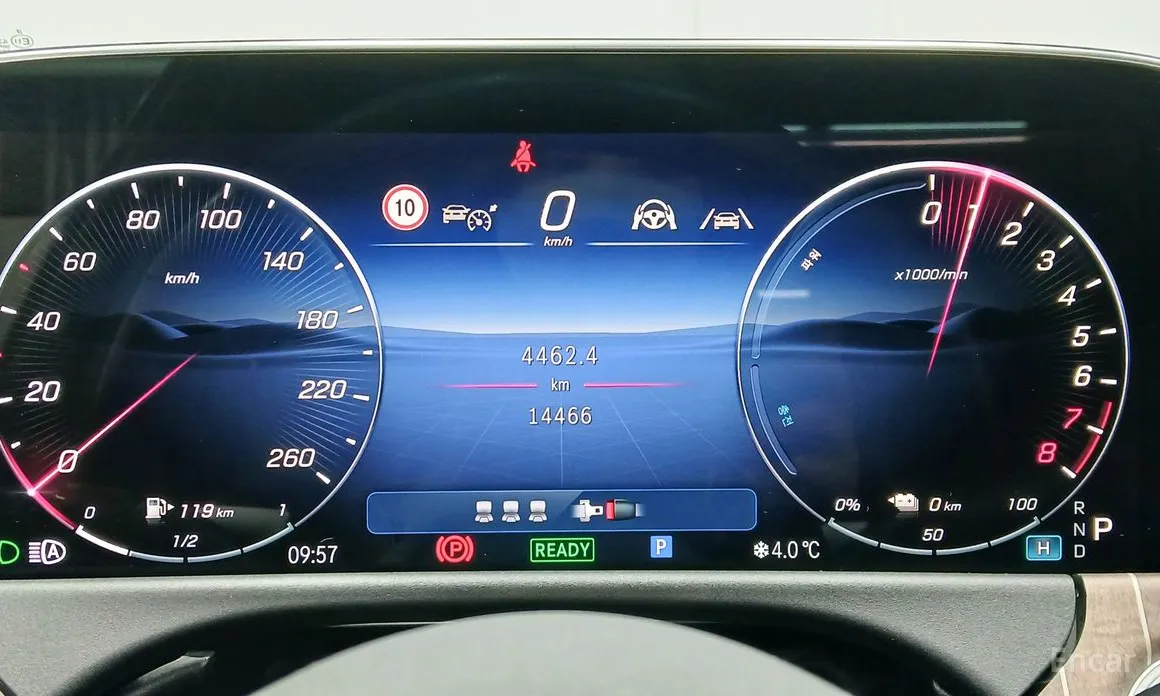 Фото 20 - Mercedes-Benz E-Class