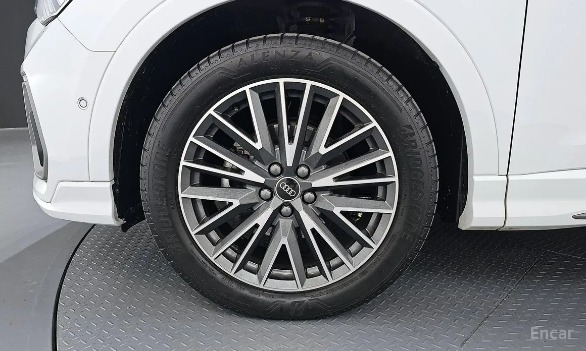 Фото 5 - Audi Q3