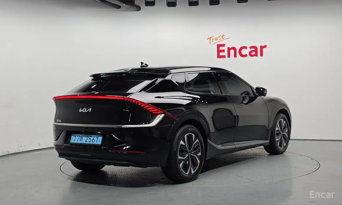 Фото 2 - Kia EV6