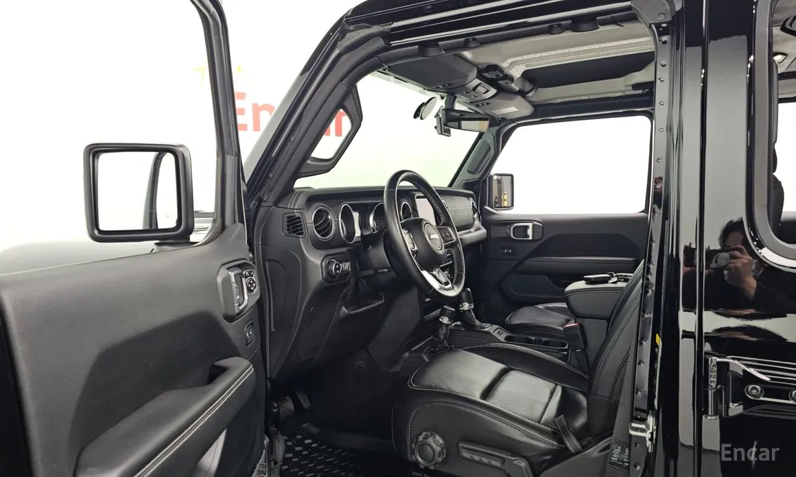 Фото 10 - Jeep Wrangler