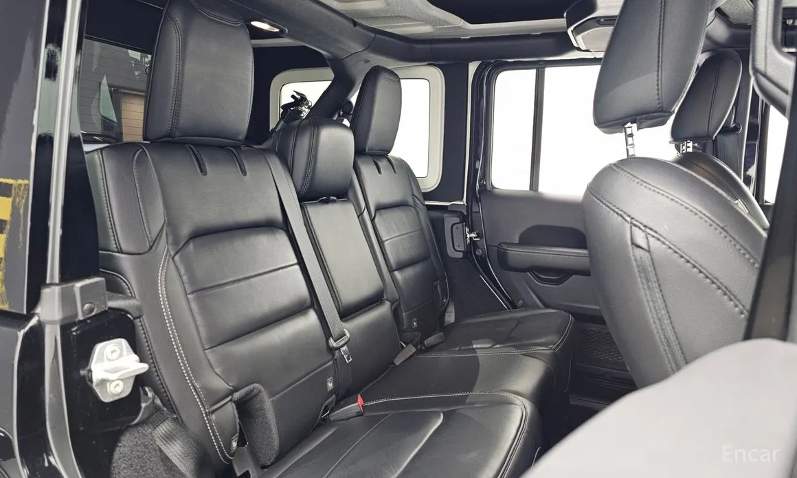 Фото 13 - Jeep Wrangler