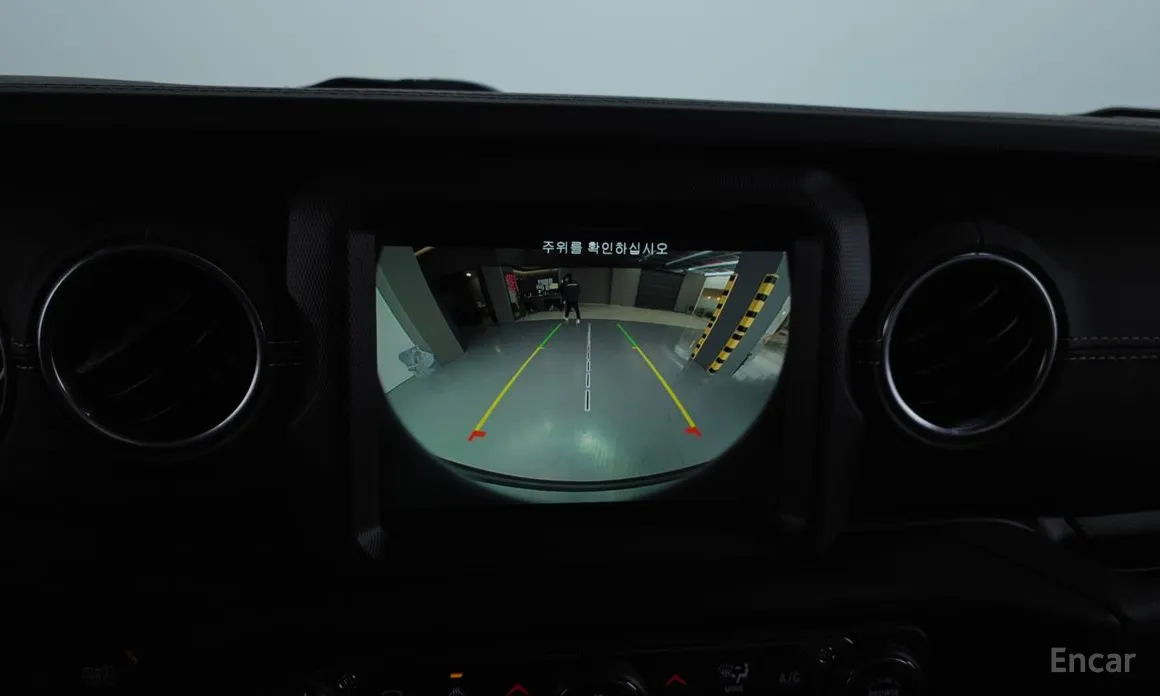 Фото 16 - Jeep Wrangler