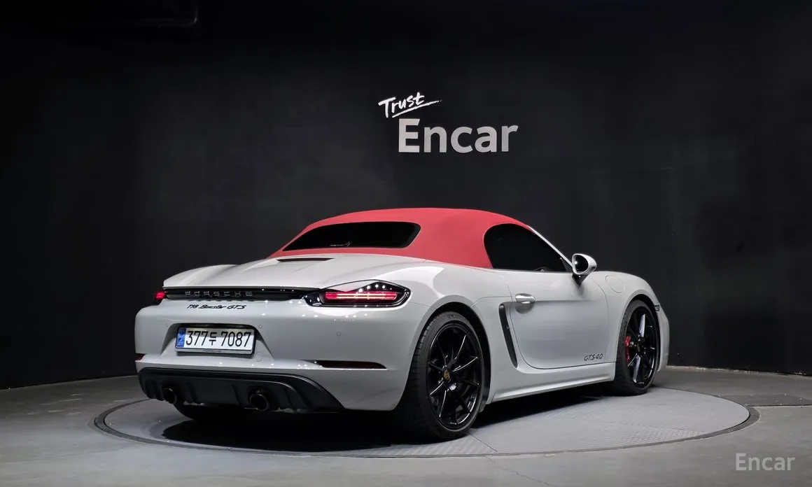 Фото 2 - Porsche 718