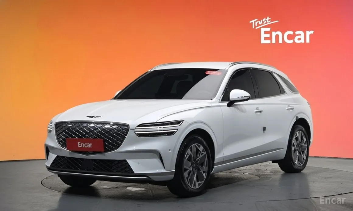 Фото 1 - Genesis GV70