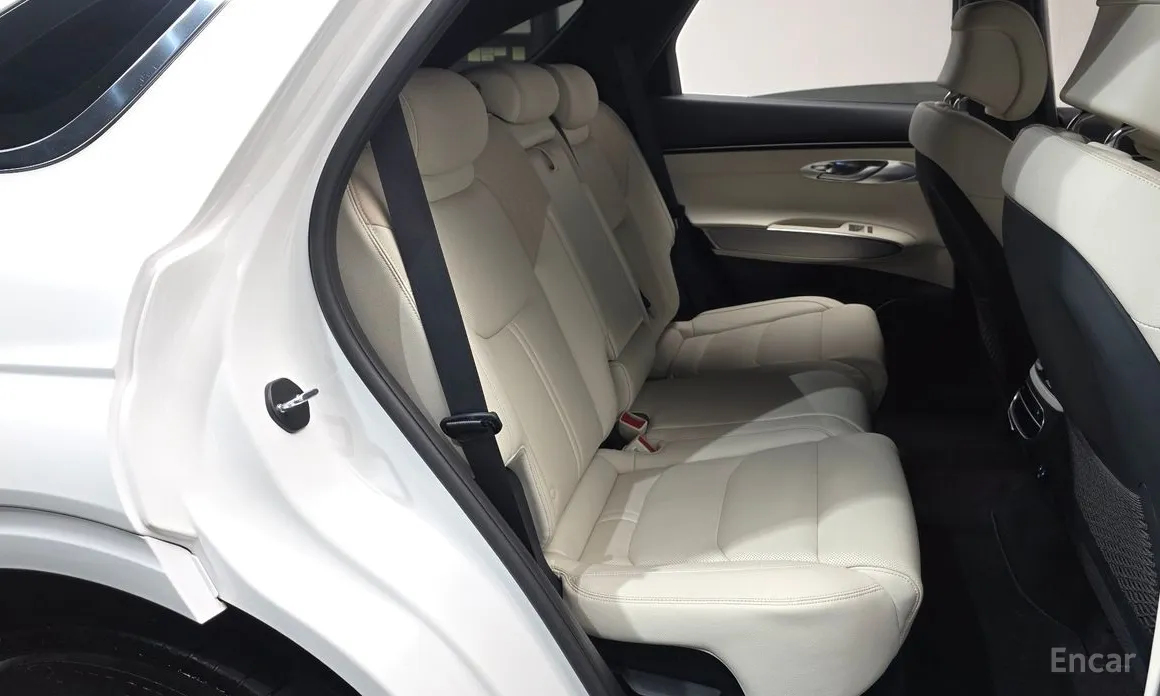 Фото 11 - Genesis GV70