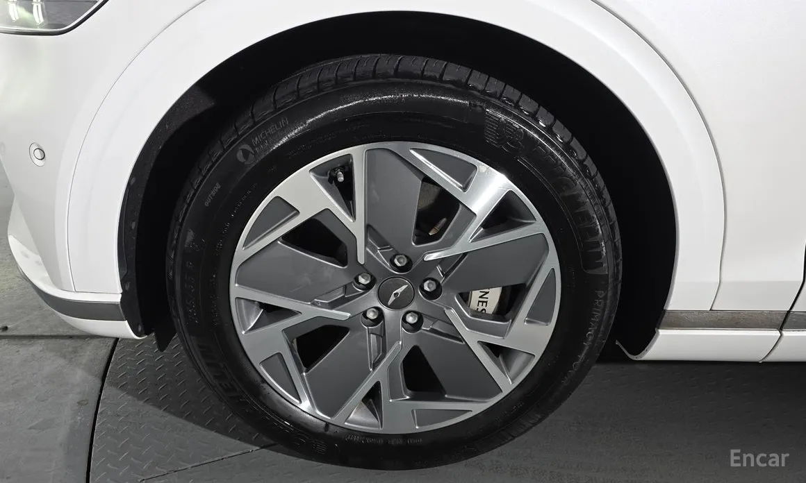 Фото 5 - Genesis GV70